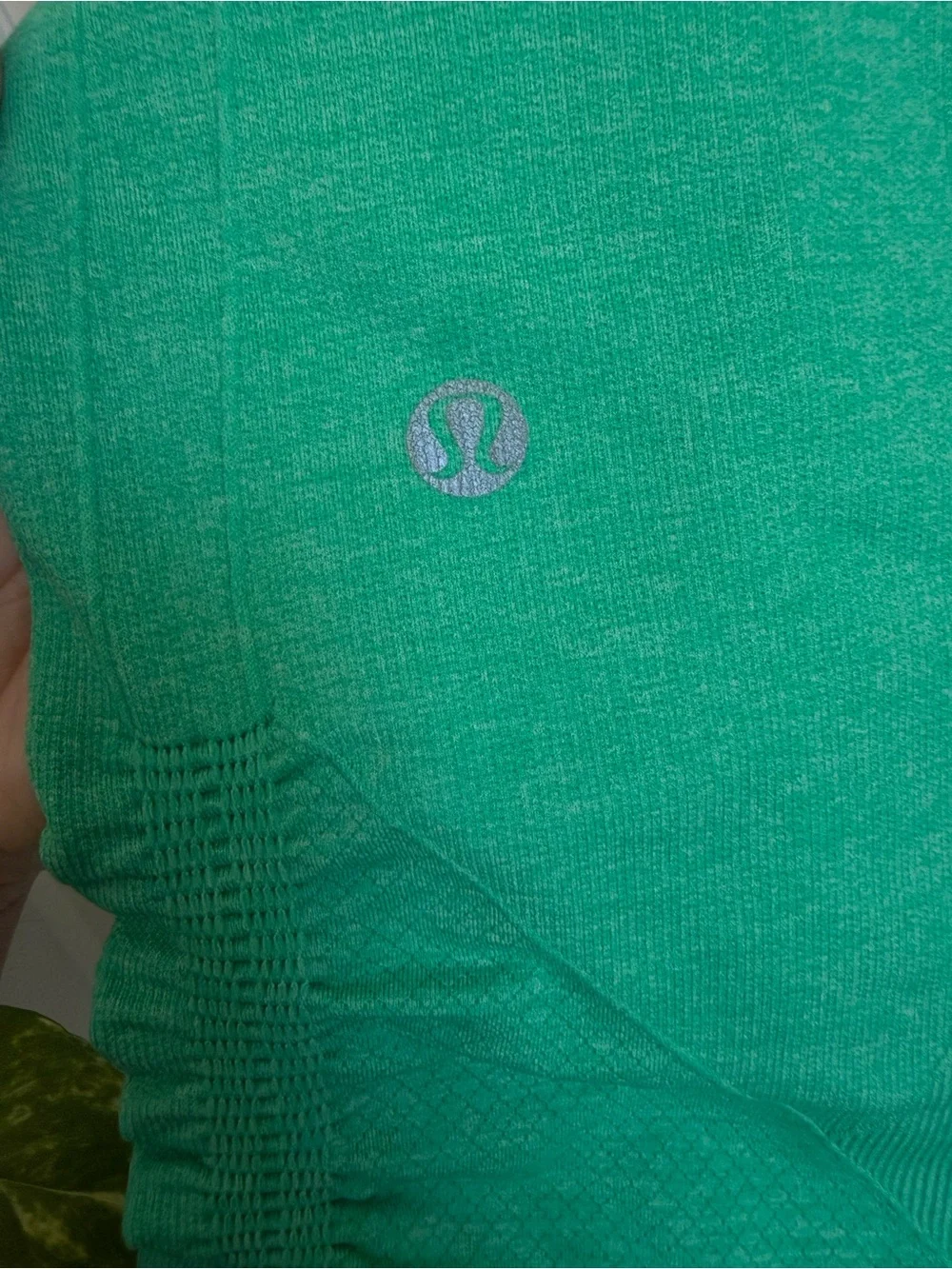 EUC Lululemon Green Cropped Leggings with Side Ruche